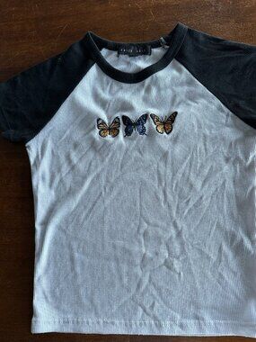 Faded Rose Butterfly Embroidered T-Shirt Size Small